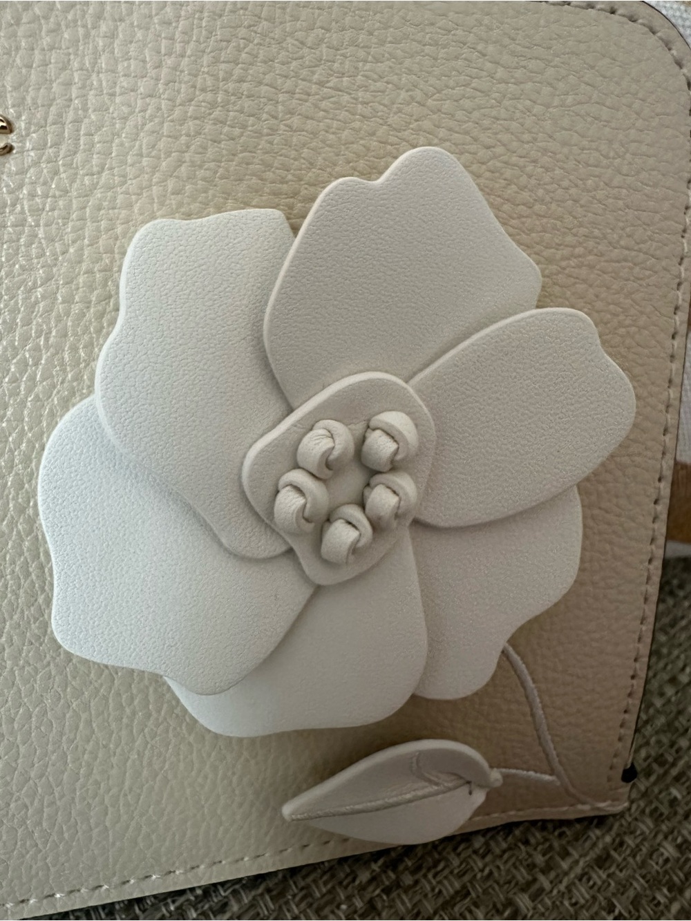 kate spade Lucy Milk Glass Leather Floral Appliqué Wristlet NWT | $169 MSRP - Picture 13 of 15
